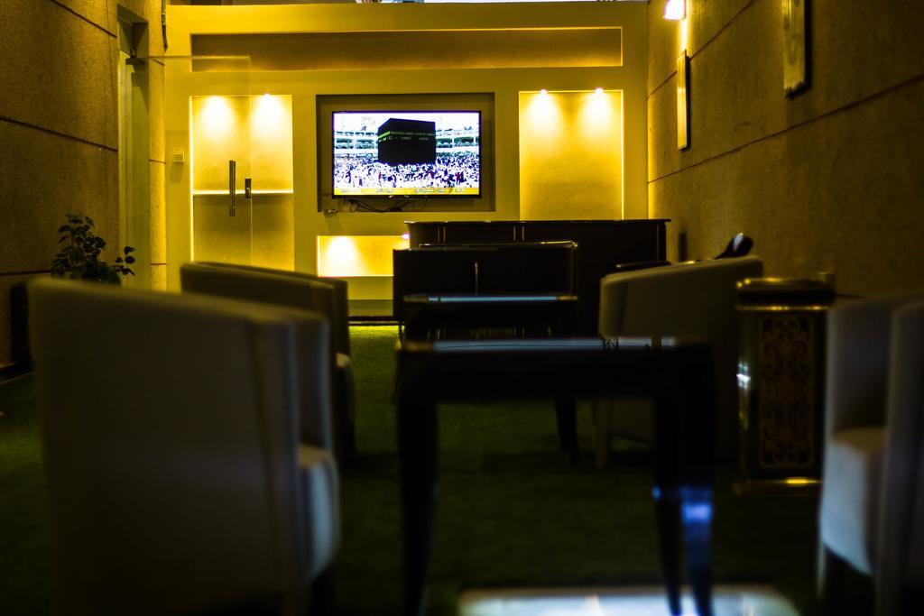 Rest Night Serviced Apartments- Alhamra ริยาดห์ ภายนอก รูปภาพ The interior of the lounge