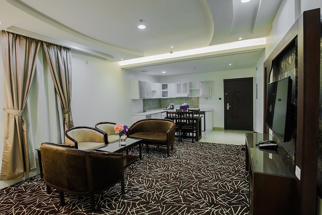 Rest Night Serviced Apartments- Alhamra ริยาดห์ ห้อง รูปภาพ Suite