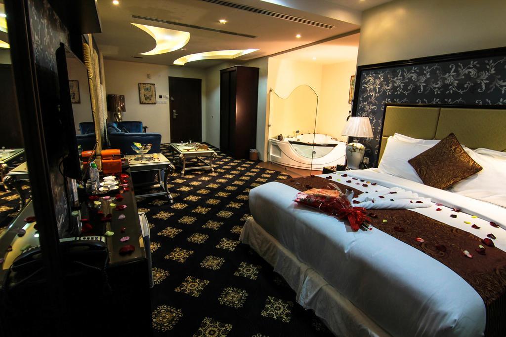 Rest Night Serviced Apartments- Alhamra ริยาดห์ ภายนอก รูปภาพ A suite at the hotel