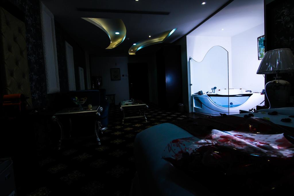 Rest Night Serviced Apartments- Alhamra ริยาดห์ ภายนอก รูปภาพ The interior of the restaurant
