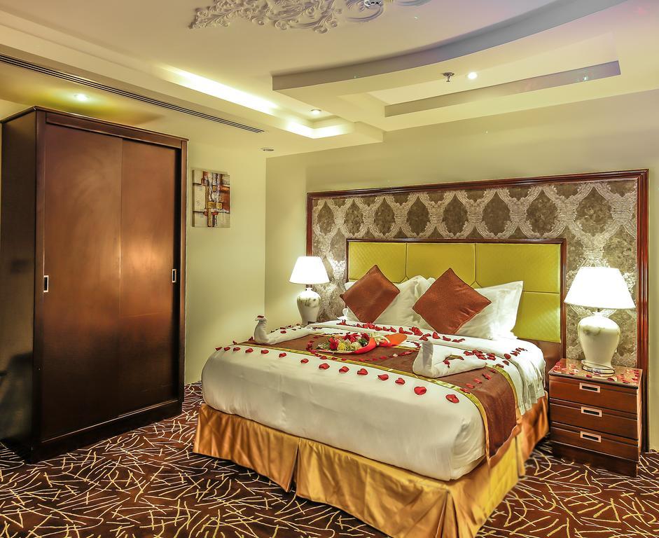 Rest Night Serviced Apartments- Alhamra ริยาดห์ ภายนอก รูปภาพ A bedroom at the hotel