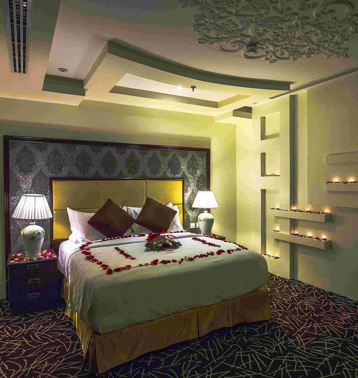 Rest Night Serviced Apartments- Alhamra ริยาดห์ ภายนอก รูปภาพ A bedroom at the hotel
