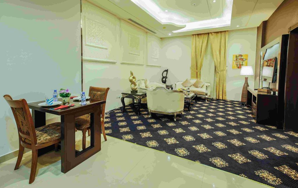 Rest Night Serviced Apartments- Alhamra ริยาดห์ ภายนอก รูปภาพ Suite