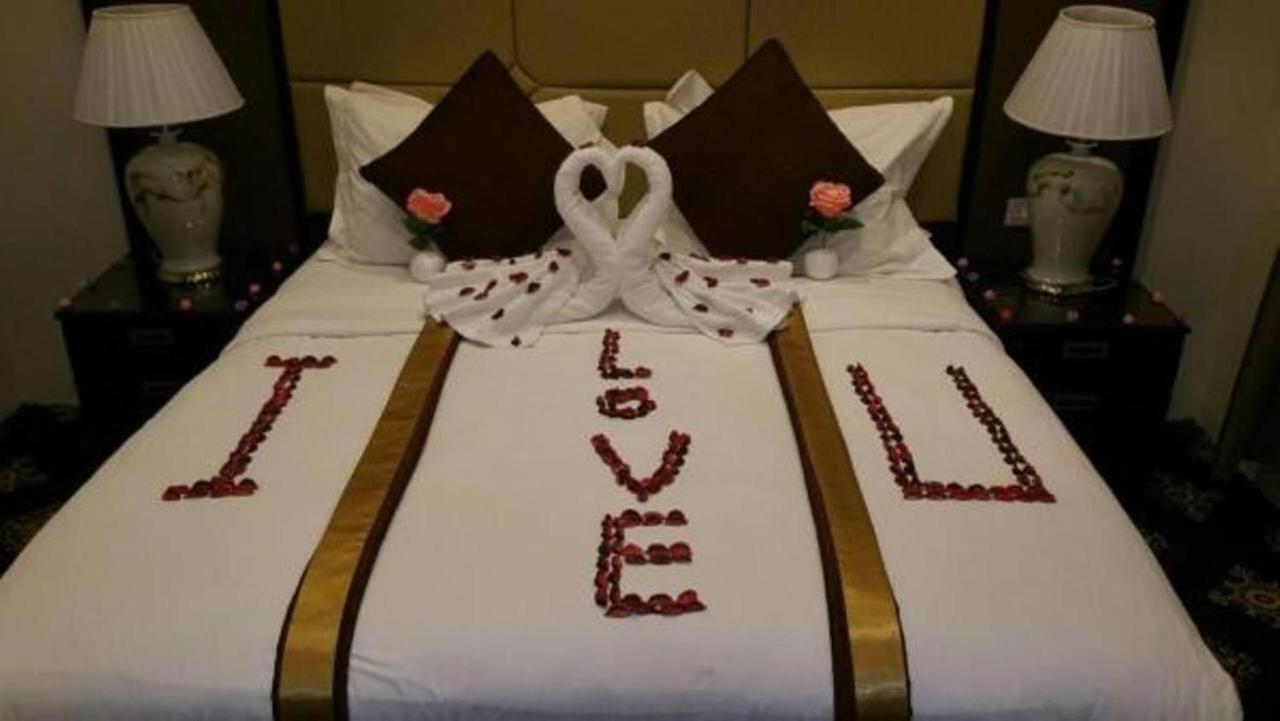 Rest Night Serviced Apartments- Alhamra ริยาดห์ ภายนอก รูปภาพ Honeymoon Suite