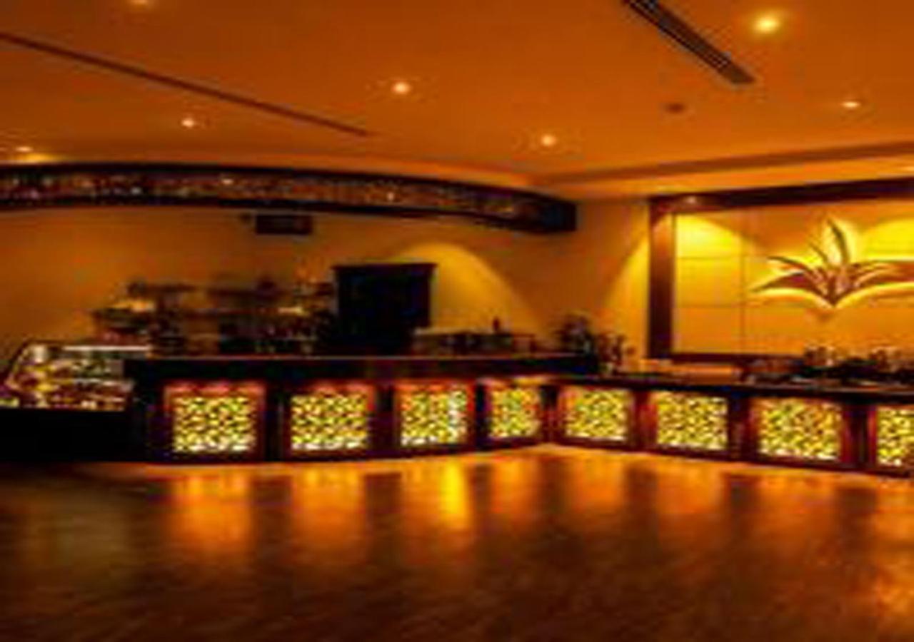 Rest Night Serviced Apartments- Alhamra ริยาดห์ ภายนอก รูปภาพ The bar at the hotel